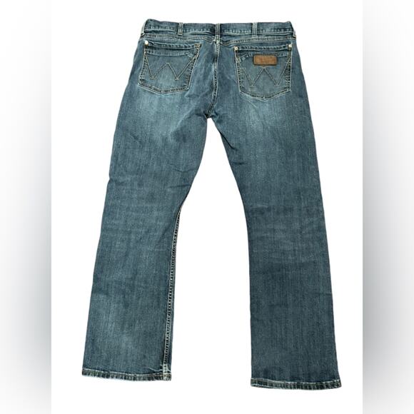 Wrangler Retro Slim Bootcut Jeans in a Mens 36 x 30 - Picture 2 of 8